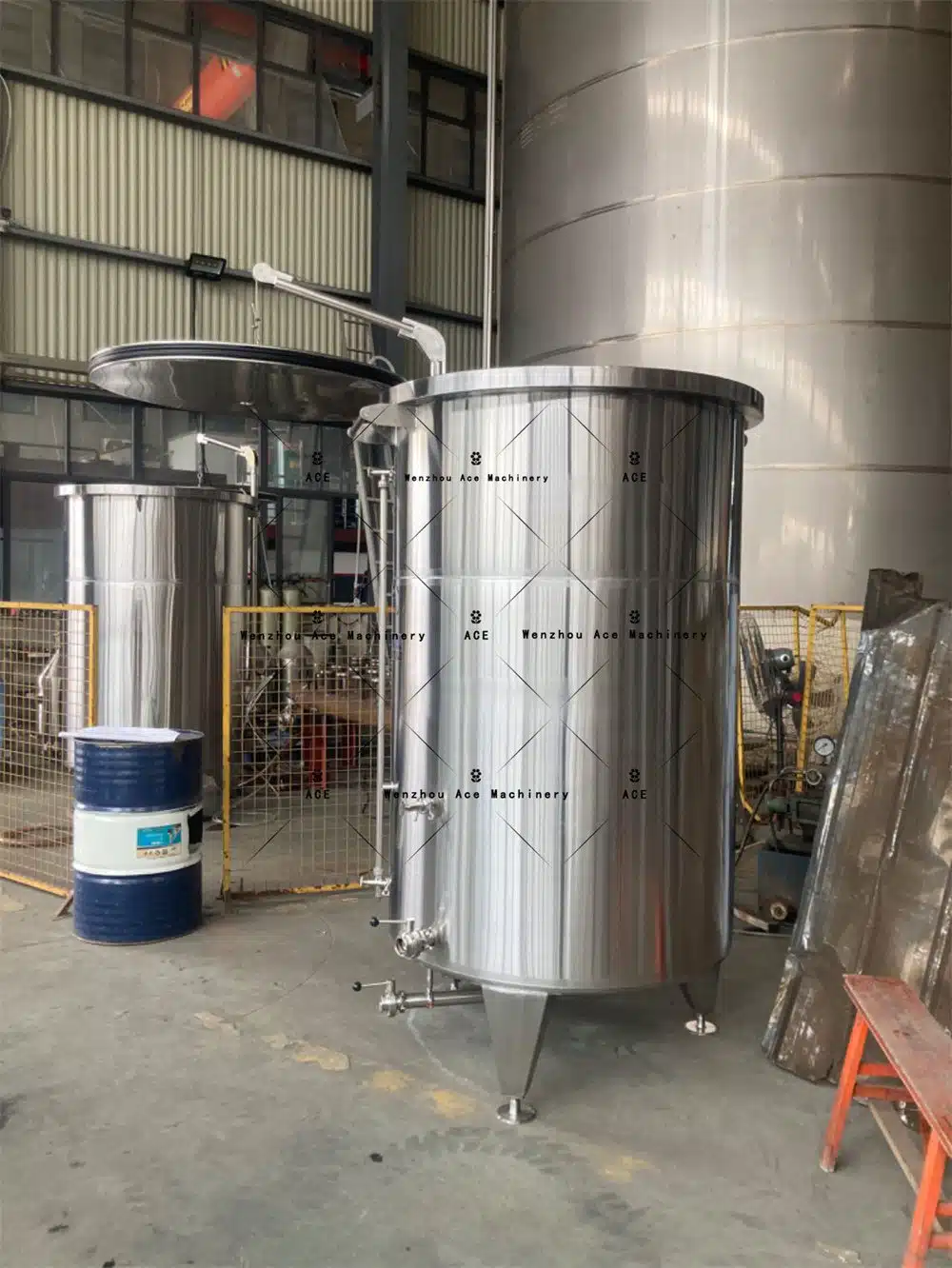 variable capacity wine tank