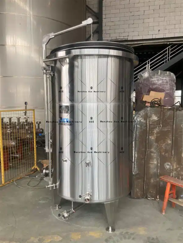 variable capacity wine tank