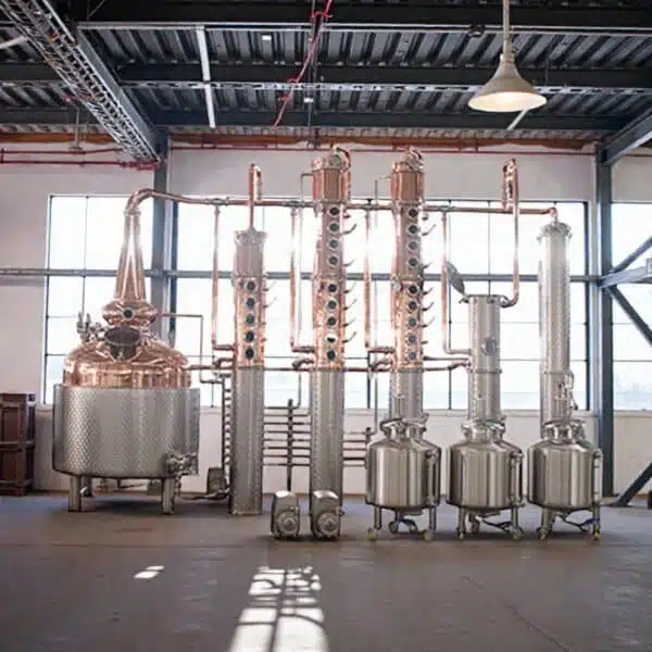 Handcrafted Copper Pot Still for Alcohol Distillation - Image 2